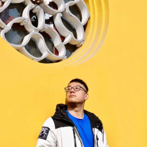 复旦博士到民办高校当老师，活成别人羡慕的样子