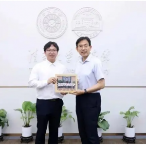 27岁清华博士任上海交大博导登上微博热搜